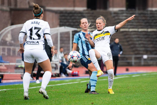 AIKs Matilda Nilden och Djurgårdens Alice Bergström
