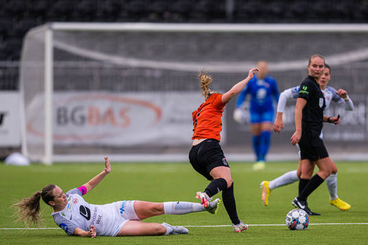 Stine Hovland of Arna-Bjørnar