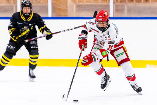 AIKs Sara Säkkinen och Modos Brooke Hobson