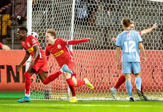 [DK=20221003: 1-0 målet sparket ind af Ernest Nuamah, FC