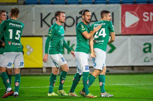 Jönköpings Södras Edin Hamidovic jublar med lagkamraterna