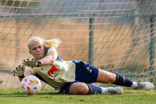 goalkeeper Emma Holmgren