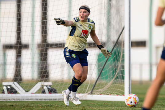 goalkeeper Emma Holmgren