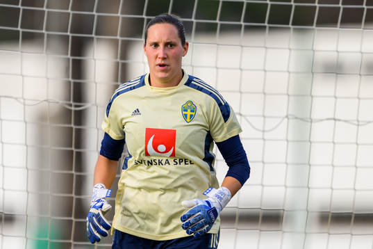 goalkeeper Emma Lind