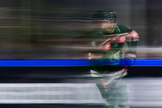 Bläddra bland fler bilder av Ice Hockey, CHL, Färjestad - Comarch Cracovia