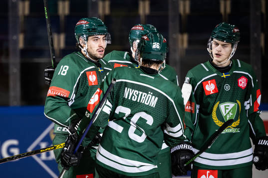 Remi Elie of Färjestad jublar