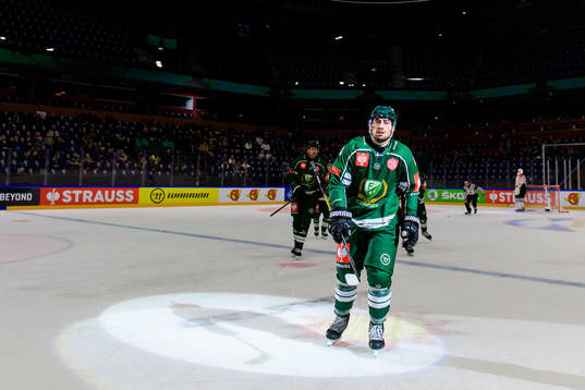 Remi Elie of Färjestad celebrates