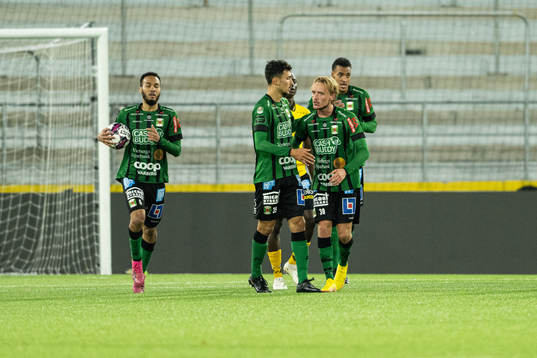 Varbergs Joel Sundström jublar