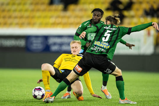Elfsborgs Oscar Aga och Varbergs Gideon Mensah