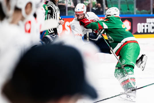 Yannick Weber of ZSC Lions and Marco Kasper of Rögle