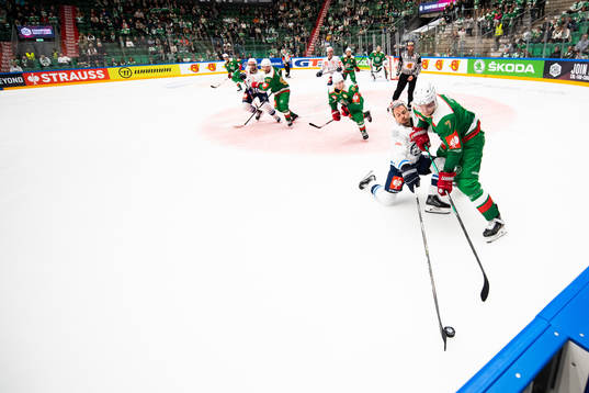 Sven Andrighetto of ZSC Lions and Erlend Lesund of Rögle