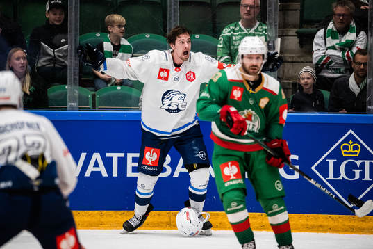 Juho Lammikko of ZSC Lions reacts