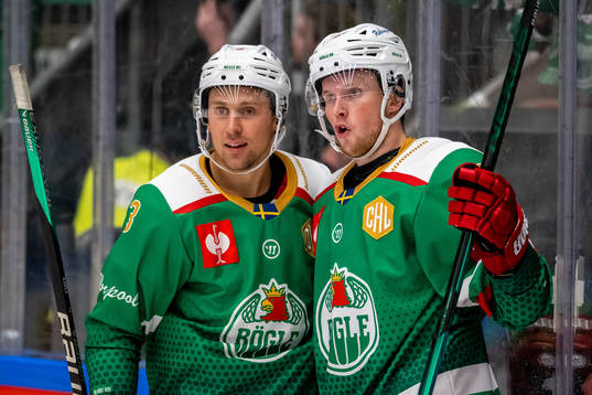 Michael Kapla Oskar Stål-Lyrenäs of Rögle celebrates 3-2