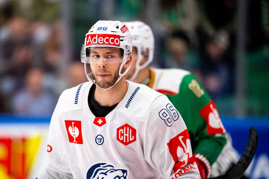 Dario Trutmann of ZSC Lions looks dejected