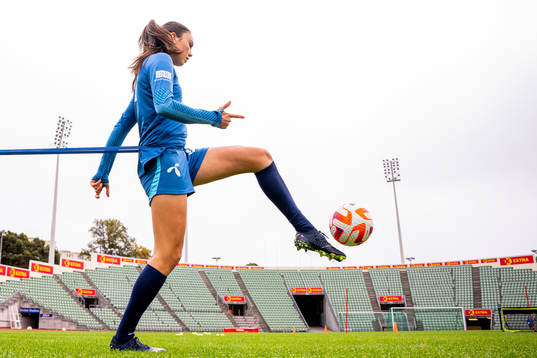 Bläddra bland fler bilder av Football, Norway, Women, training
