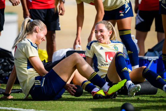 Amanda Ilestedt and Elin Rubensson of the Swedish women's