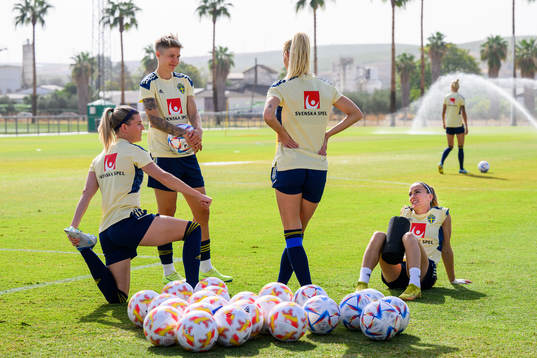 Sofia Jakobsson, Olivia Schough, Lina Hurtig and Kosovare