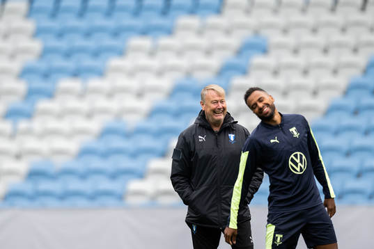 Head coach Åge Hareide and Isaac Kiese Thelin of Malmö FF