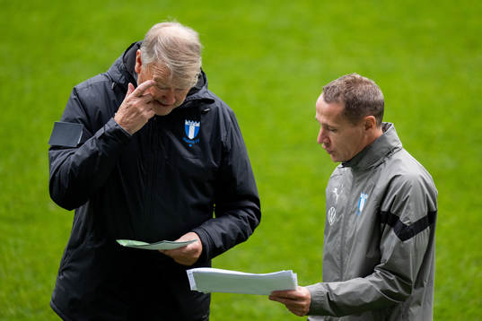Head coach Åge Hareide and assistant coach Nikola Trajkovic