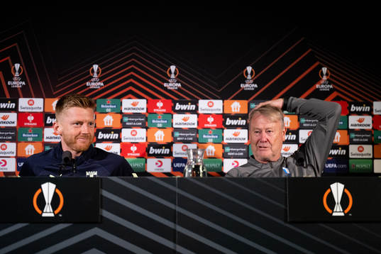 Anders Christiansen and head coach Åge Hareide