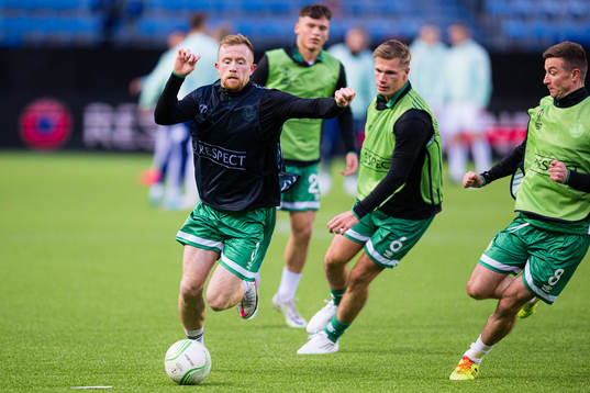 Sean Hoare of Shamrock Rovers warms up