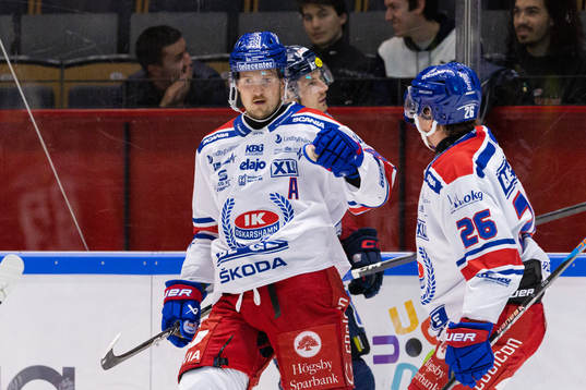 Oskarshamns Patrik Karlkvist jublar
