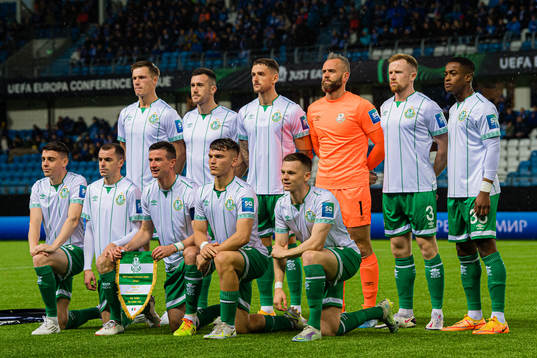 The starting eleven of Shamrock Rovers poses for a team