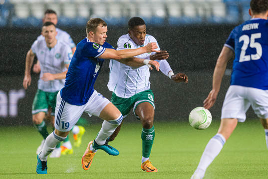 Eirik Haugan of Molde and Aidomo Emakhu of Shamrock Rovers