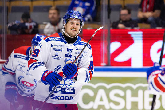 Oskarshamns Patrik Karlkvist jublar