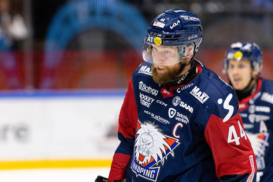 Linköpings Jonas Junland deppar