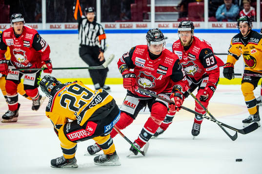 Malmö Redhawks Fredrik Händemark mot Luleås Erik