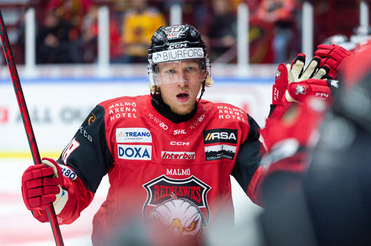 Malmö Redhawks Marcus Sylvegård jublar