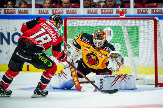 Malmö Redhawks Marcus Sylvegård gör 1-2 på Luleås