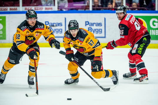 Luleås Oscar Engsund och Konstantin Komarek mot Malmö