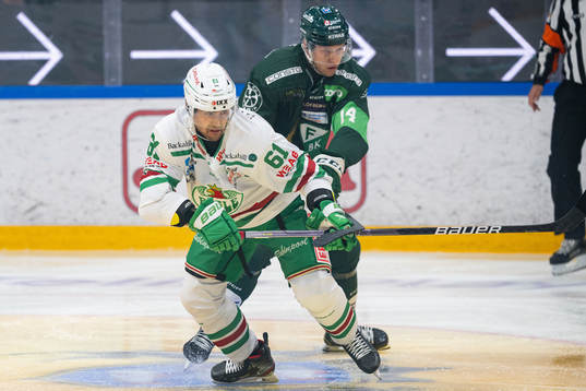 Rögles Ludvig Larsson och Färjestads Victor Ejdsell
