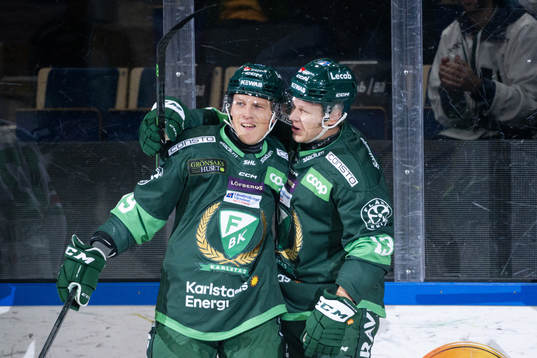 Färjestads Patrik Lundh och Daniel Viksten jublar