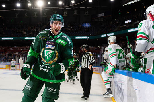 Färjestads Per Åslund jublar