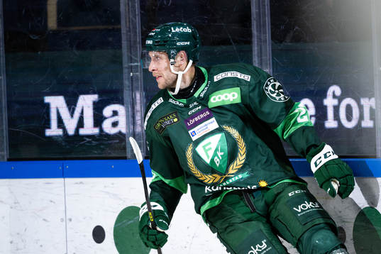 Färjestads Per Åslund jublar