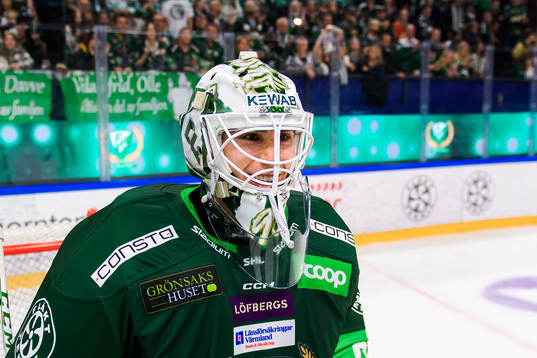 Färjestads målvakt Matthew Tomkins jublar