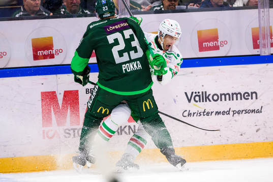 Färjestads Ville Pokka och Rögles Daniel Zaar