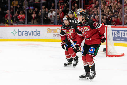 Örebros Leo Carlsson jublar