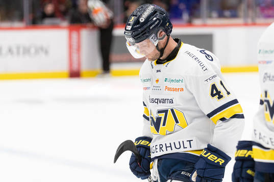 HV71s Chad Billins deppar