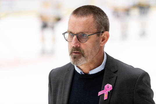 HV71s tränare Tommy Samuelsson deppar