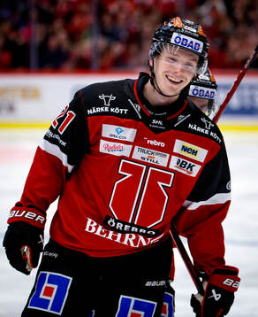 Örebros Linus Öberg gör 2-0 och jublar