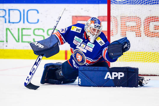 Växjös målvakt Emil Larmi