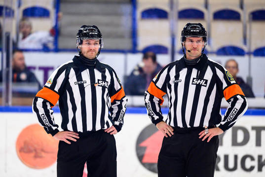 Domare Daniel Eriksson och Domare Johan Nordlöf