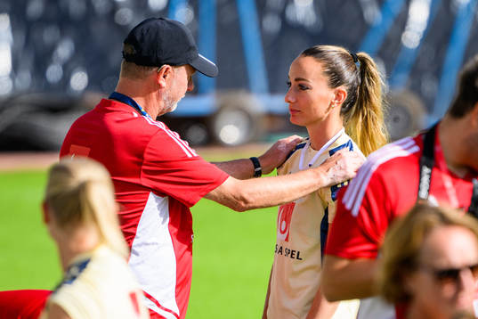 Head coach Peter Gerhardsson and Kosovare Asllani of the