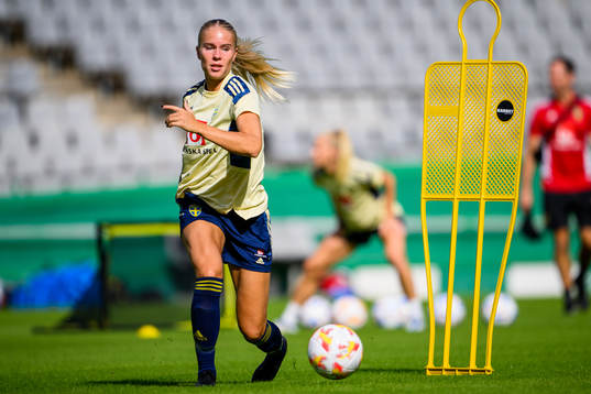 Stina Lennartsson of the Swedish women's national football