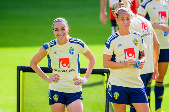 Kosovare Asllani and Julia Zigiotti Olme of the Swedish