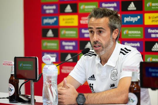 Bläddra bland fler bilder av Football, Spain, Press conference